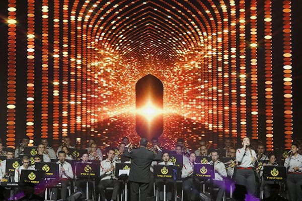 The IDF Orchestra performs a lively repertoire of Israeli tunes spanning seven decades which give expression to the challenges and joys of the Israel Defense Forces and the state as a whole